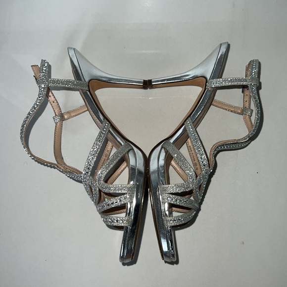 Silver Nina Rhinestone Sandals Size 7.5 - Picture 4 of 8